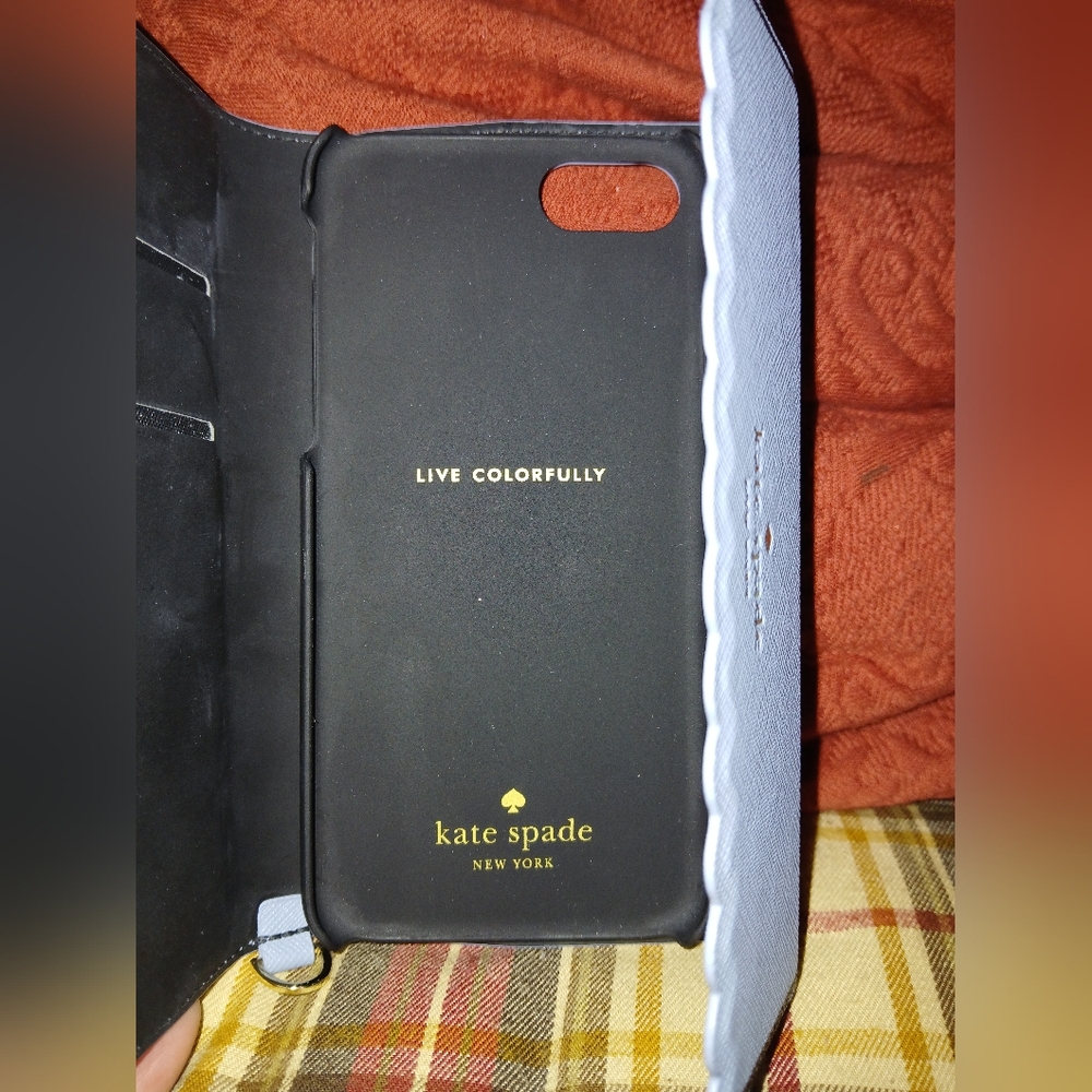 🎈♤Kate Spade♤🎈BUY 1 GET 1 FREE-ALL LISTINGS - NY Scallop Folio Wristlet iPhone - Picture 3 of 7